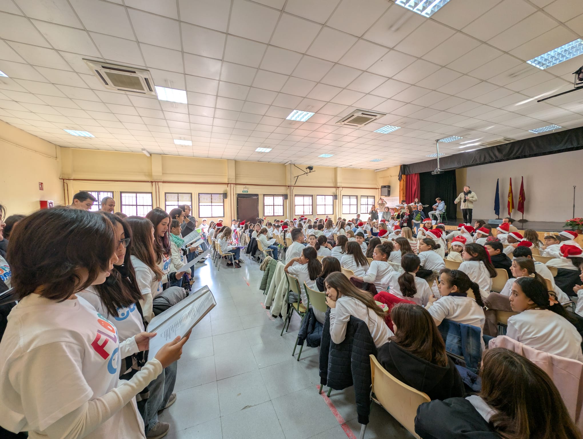 Celebrado el Encuentro de Navidad «Cantemus» en el IES Mariano Baquero Goyanes